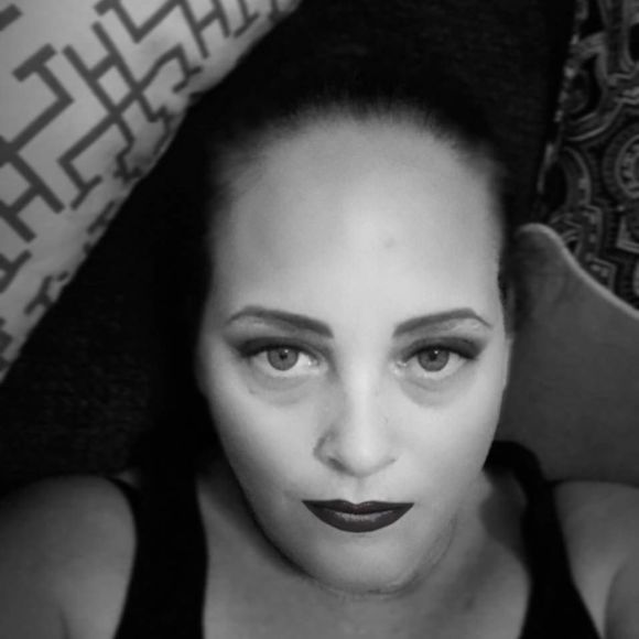 Meet your Posher, Sabrena - Picture 1 of 1